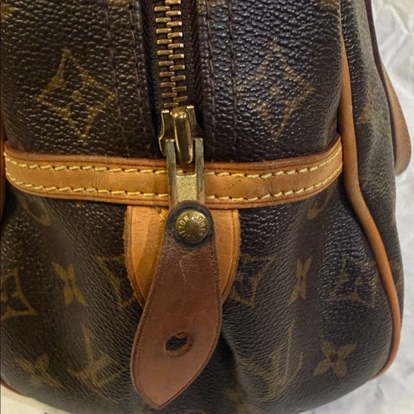 Louis Vuitton Montorgueil PM Monogram Shoulder Bag - Picture 12 of 13